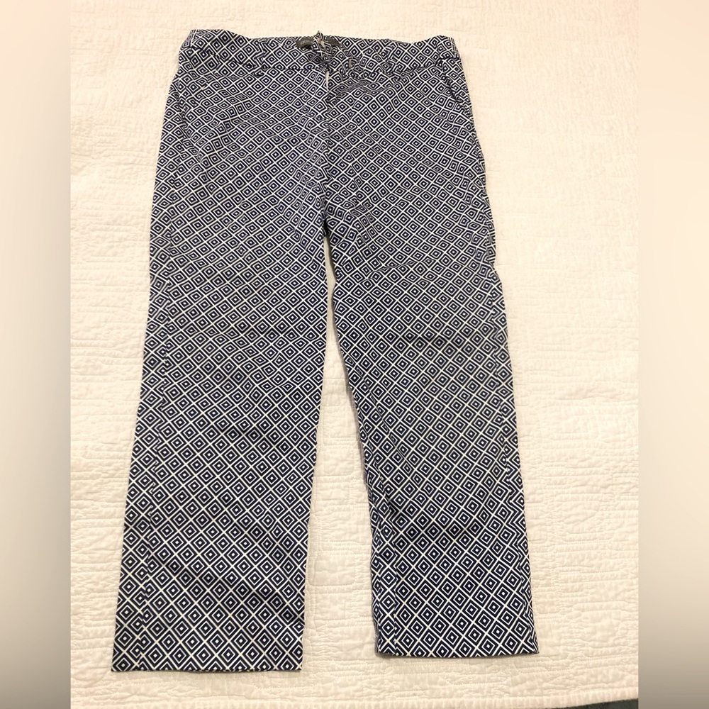 Size 8 Women’s Donna Ricco Capris